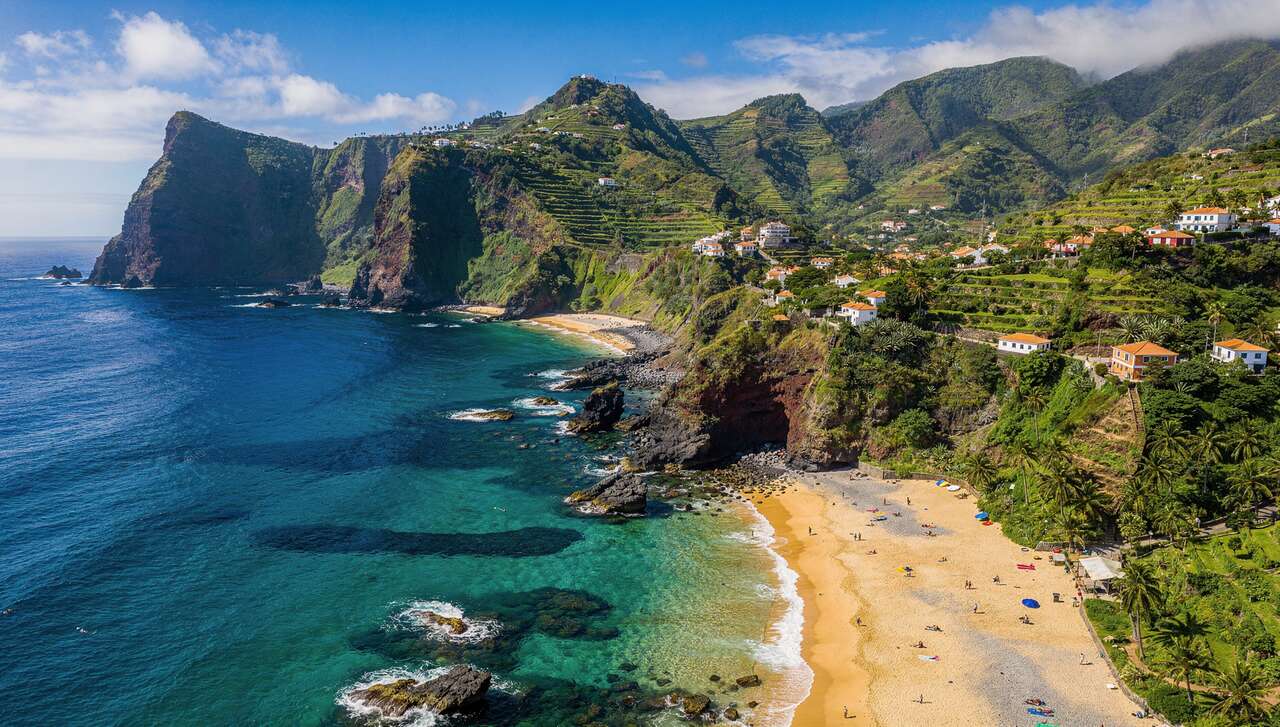 Paysages variés et plages spectaculaires : une nature préservée Paysages variés et plages spectaculaires : une nature préservée