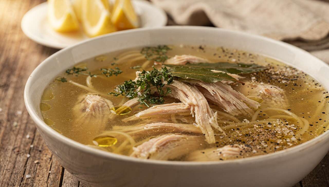 Recette de canja : savourez la soupe traditionnelle du Portugal