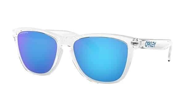 Découvrez notre avis détaillé sur les lunettes Oakley Frogskins cristal transparent avec verres prismsapphire : qualité, performances et design de cette paire iconique.