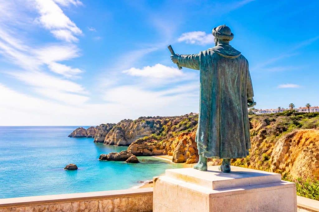 Découvrez la statue emblématique de Lagos au Portugal
