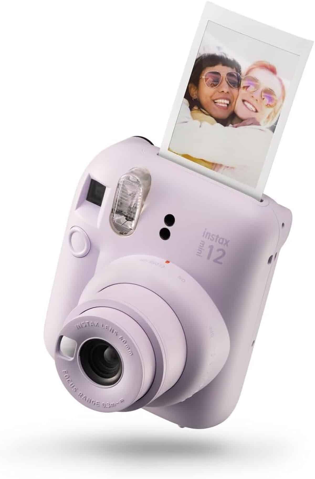 Test de l'instax mini 12 : appareil photo instantané au design violet lilas