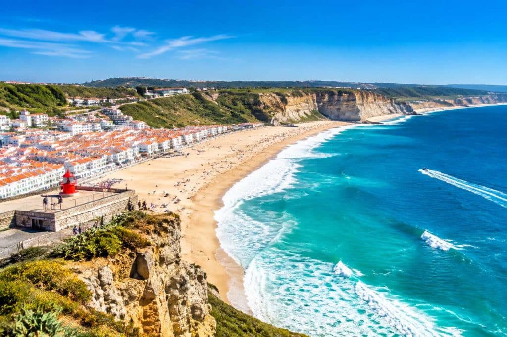 Voyage à Nazaré : découvrez les merveilles cachées du Portugal