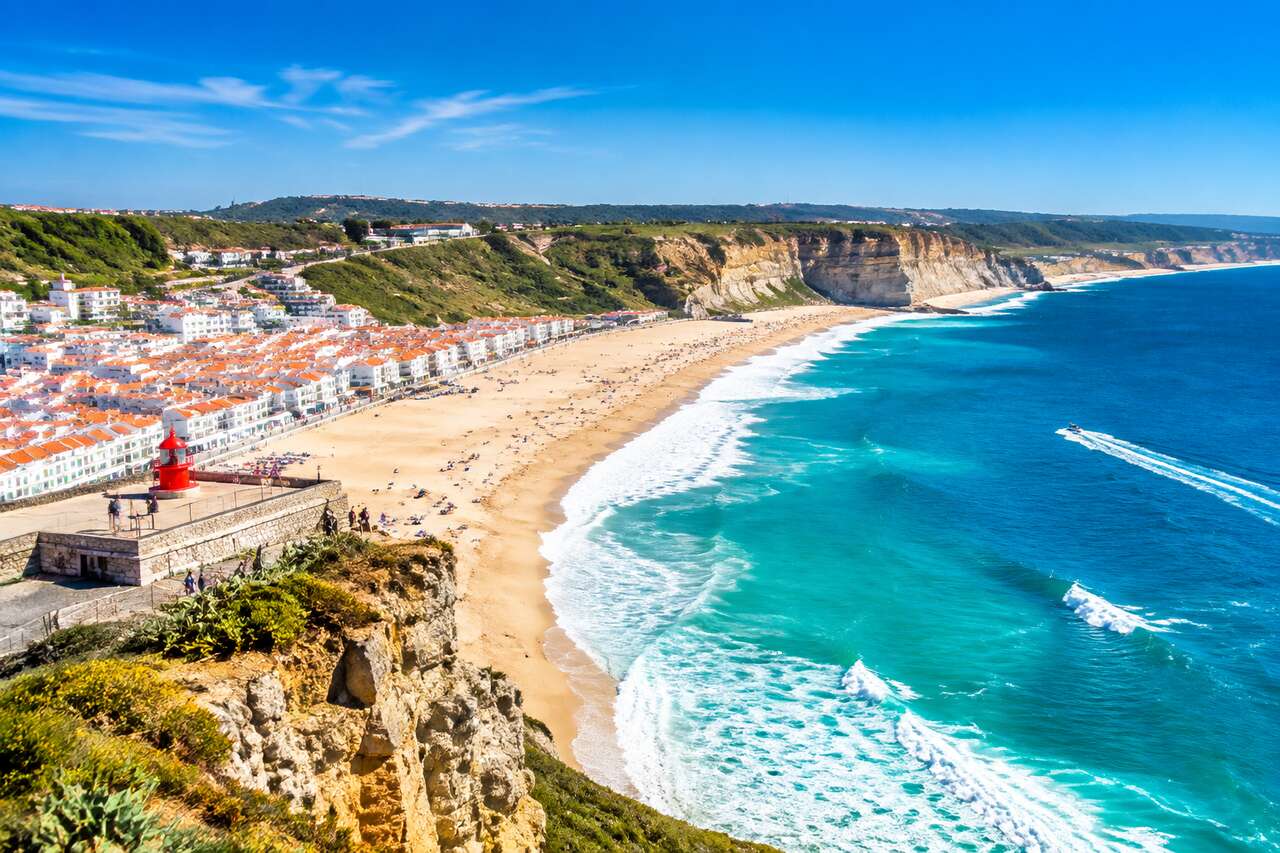 Voyage à Nazaré : découvrez les merveilles cachées du Portugal